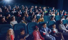 站起日在线观看,在线观看，见证勇敢站起的瞬间